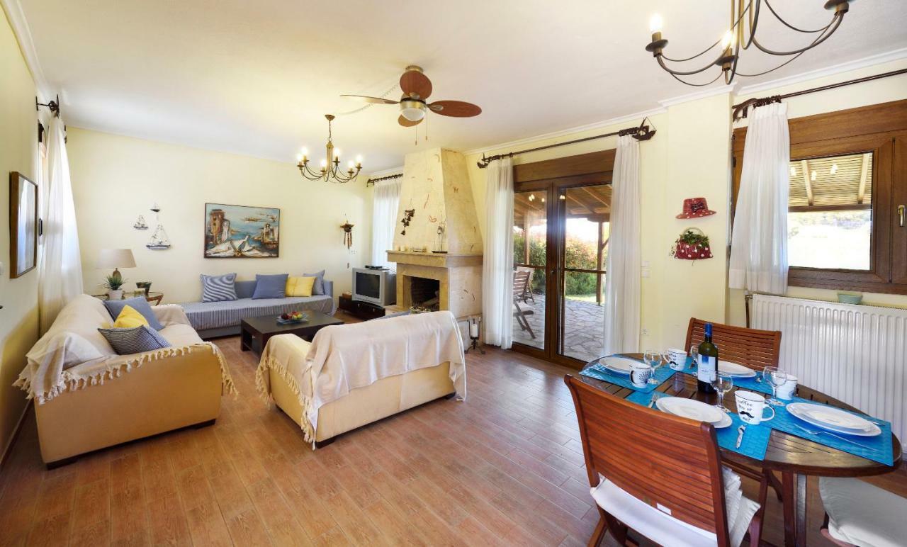 Sani Beach Villa ภายนอก รูปภาพ