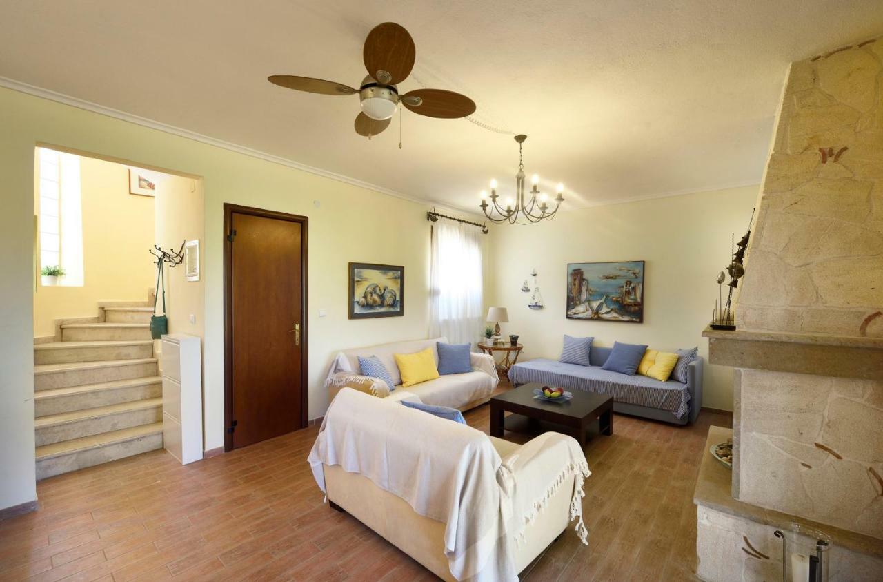 Sani Beach Villa ภายนอก รูปภาพ